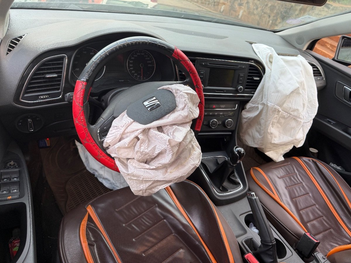 SEAT LEON, finition style image 5 - Biyachara