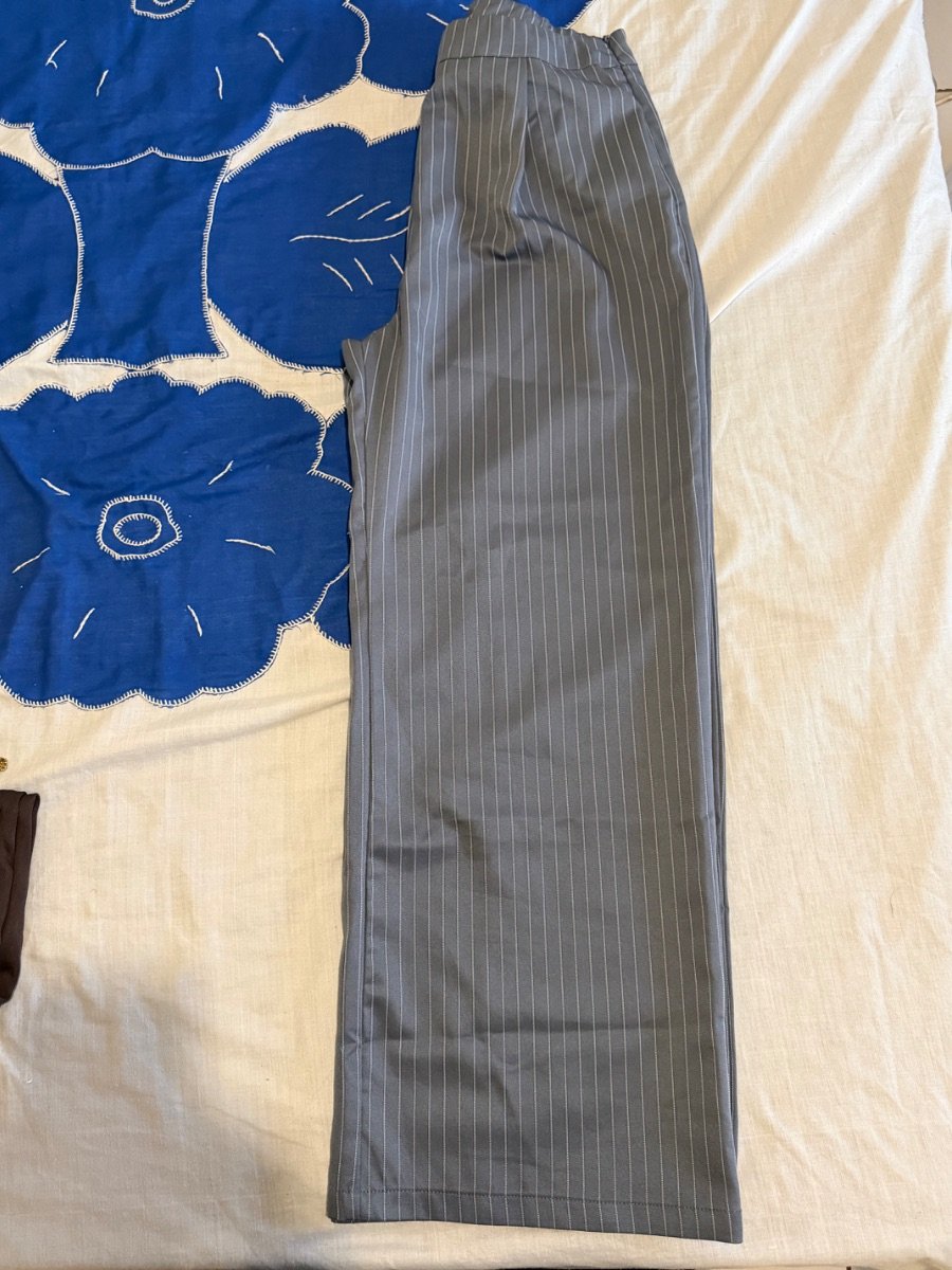 Pantalon gris image 4 - Biyachara