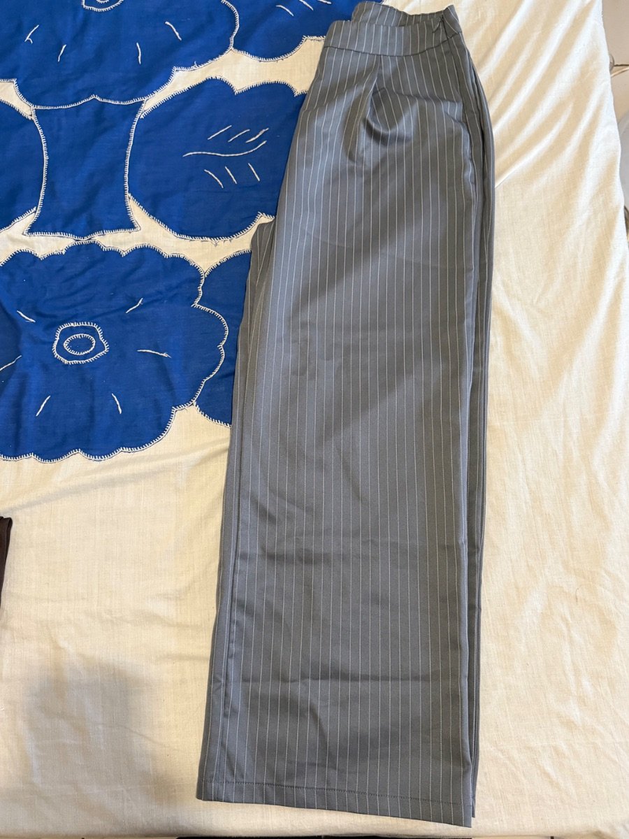 Pantalon gris image 3 - Biyachara