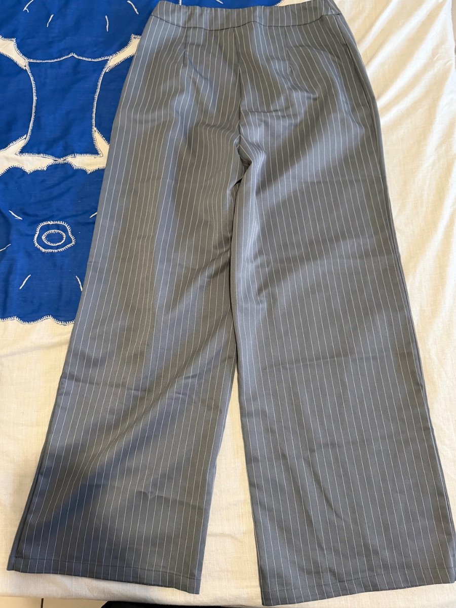 Pantalon gris image 2 - Biyachara