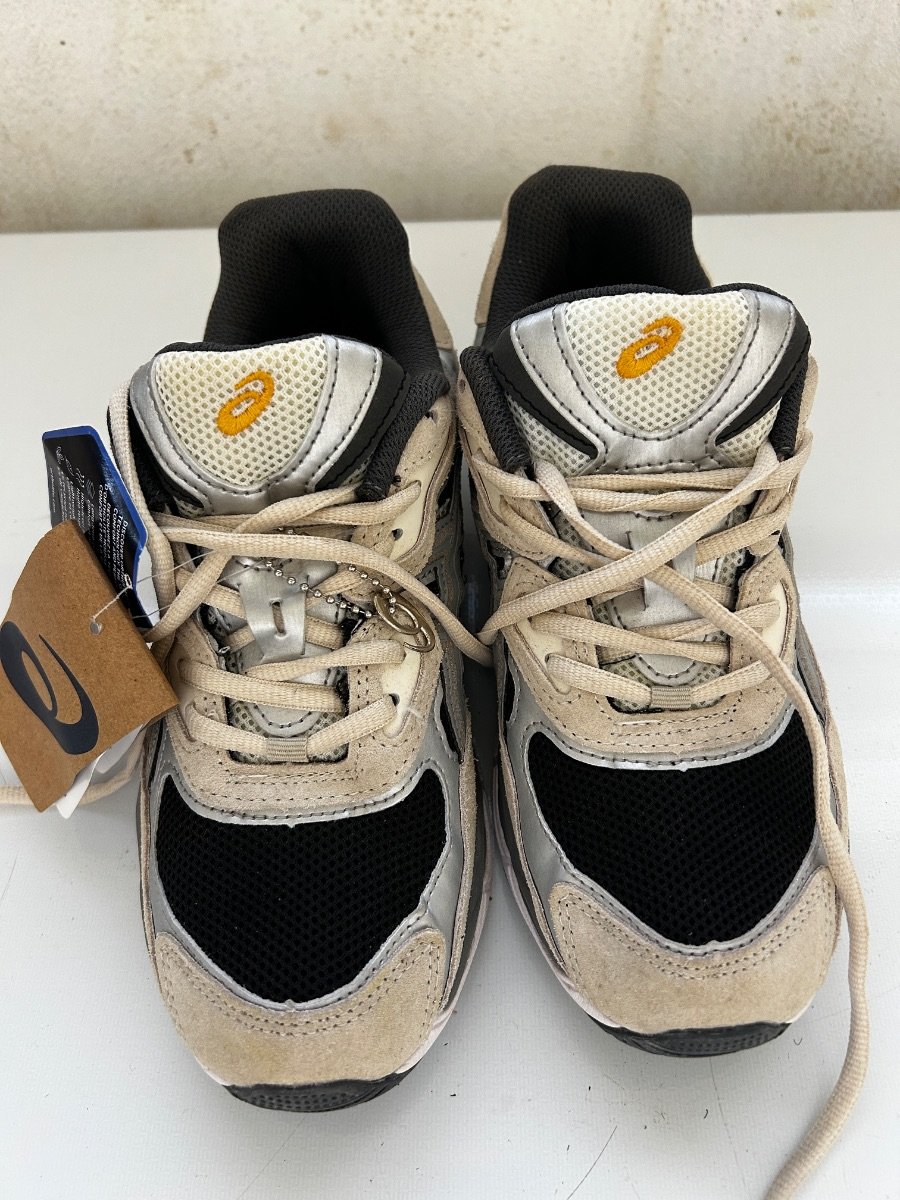Asics image 2 - Biyachara