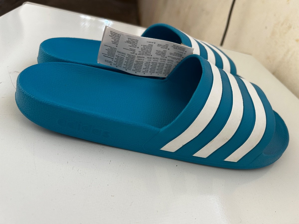 Claquettes Adidas image 3 - Biyachara