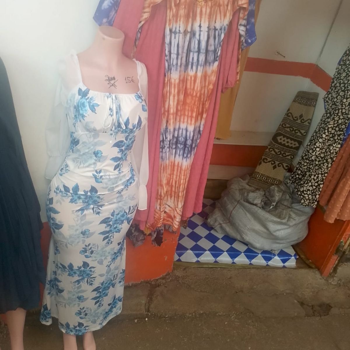 Robe image 1 - Biyachara
