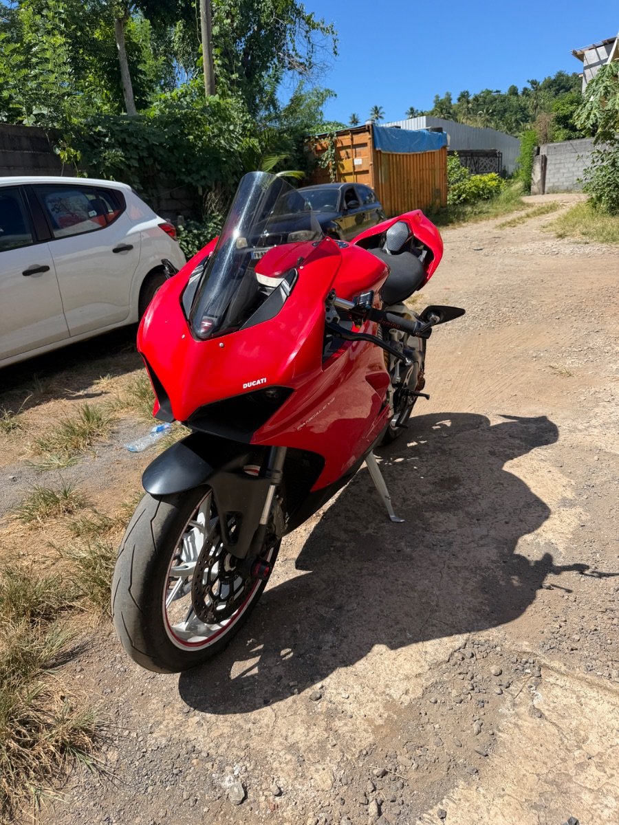 Superbe Ducati Panigale V2 955cc image 3 - Biyachara