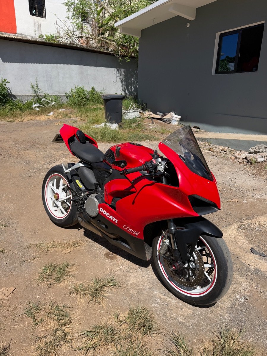 Superbe Ducati Panigale V2 955cc image 2 - Biyachara